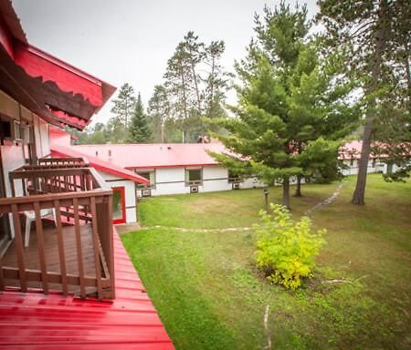 Northern Pine Inn Hayward Ngoại thất bức ảnh