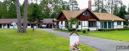 Northern Pine Inn Hayward Ngoại thất bức ảnh