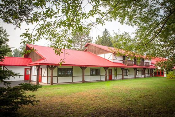 Northern Pine Inn Hayward Ngoại thất bức ảnh
