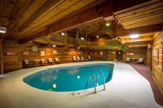 Northern Pine Inn Hayward Ngoại thất bức ảnh
